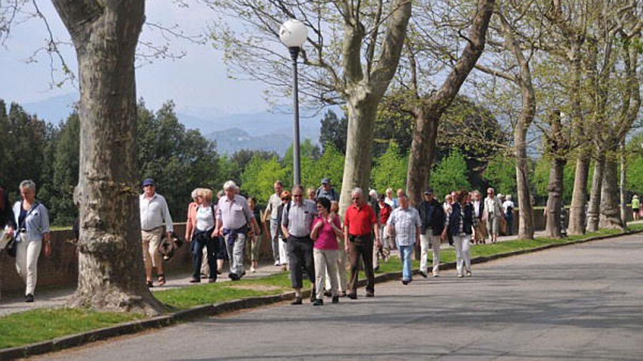Turismo a Lucca, il bilancio dell’estate 2023: «Crescita in quantità e in qualità»