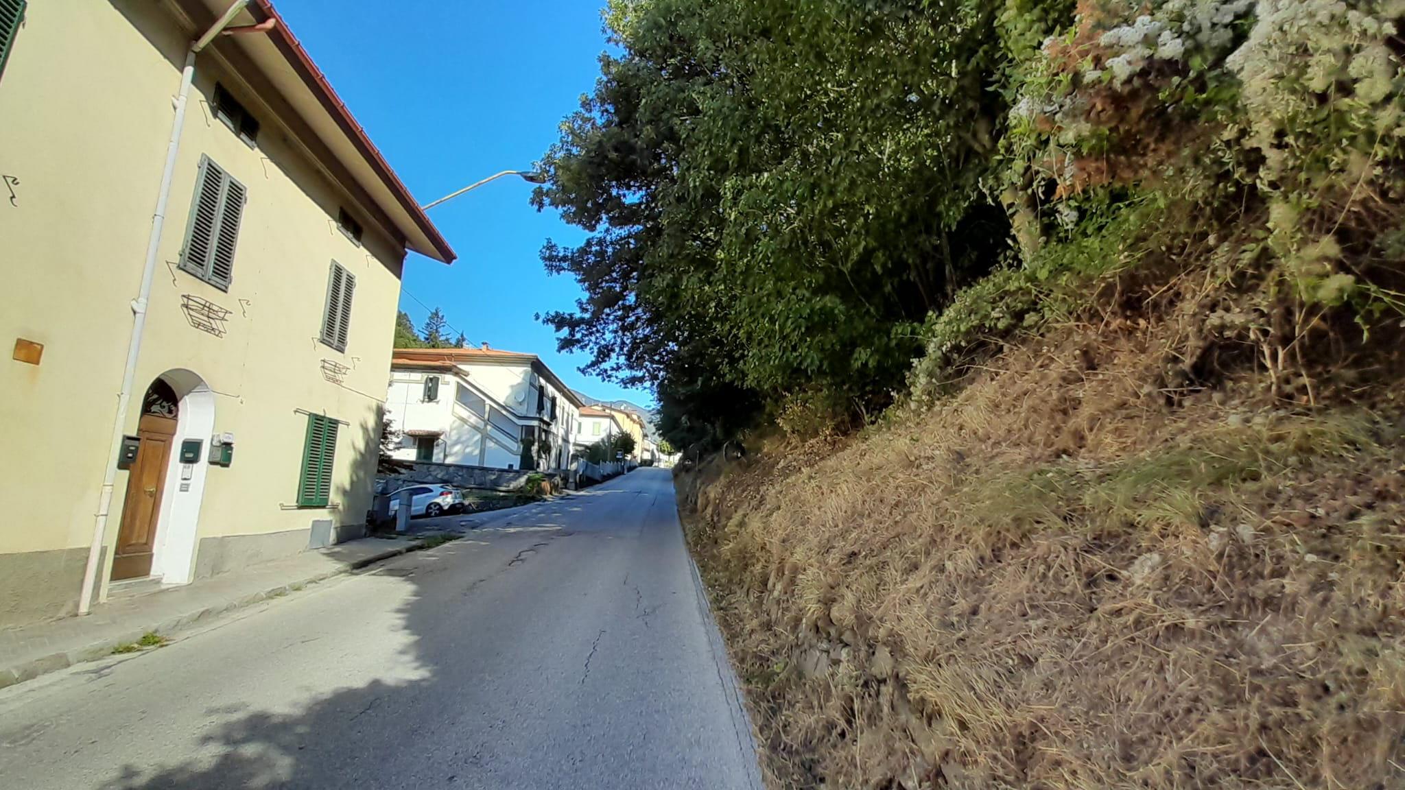 Maresca, residenti da cinque anni in lotta per la sicurezza della scarpata