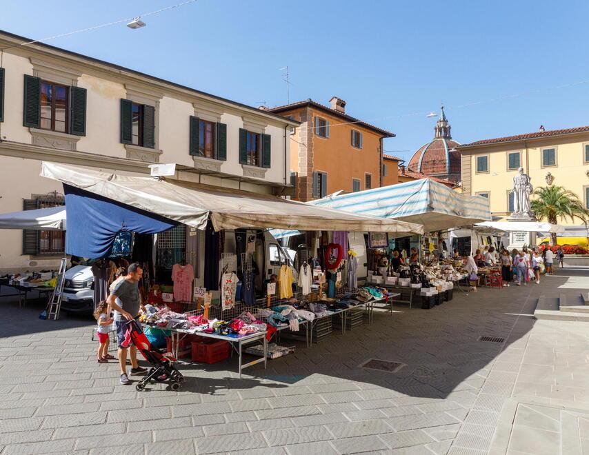 Pistoia, ambulanti soddisfatti del trasloco dalla storica piazza Spirito Santo