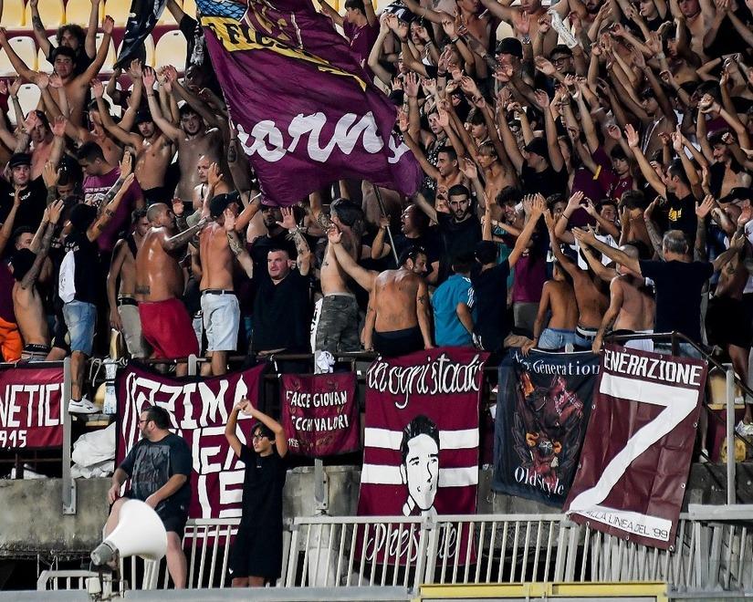 Si riparte, forza Livorno: debutto a Poggibonsi con 500 tifosi al seguito degli amaranto