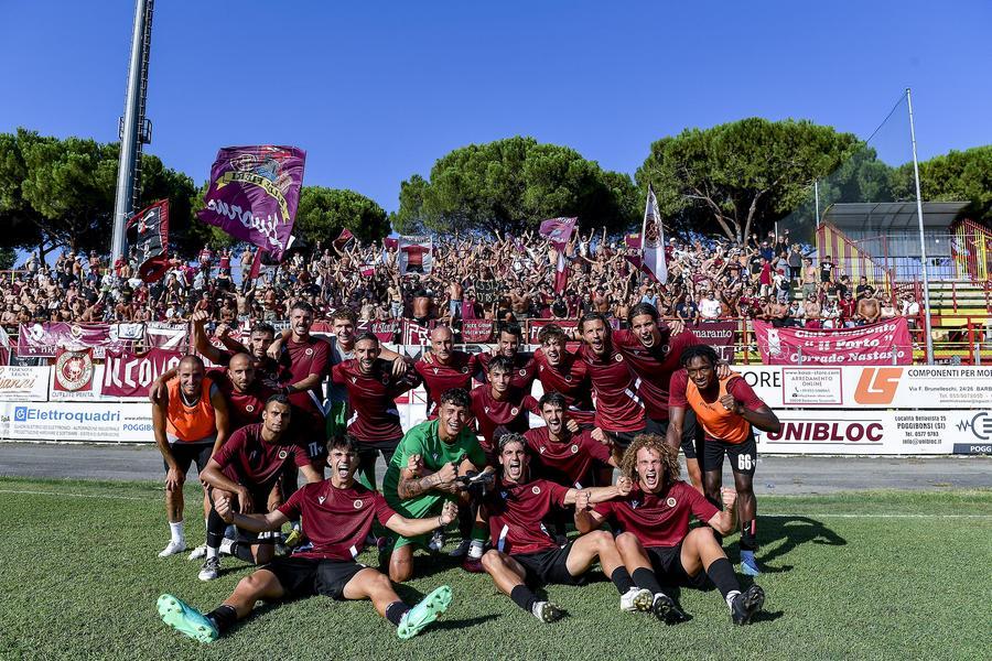 Livorno, un poker per cominciare: è festa amaranto a Poggibonsi