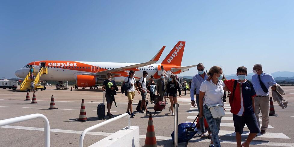 Olbia, fuma in bagno durante il volo: è il terzo episodio in due settimane 