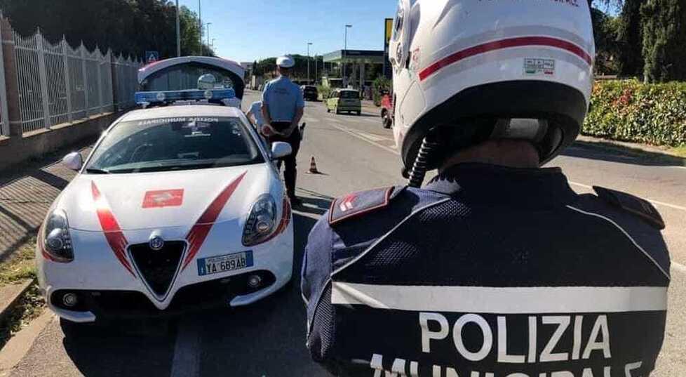 Rivoluzione in arrivo per i vigili. Un dirigente capo e taser per tutti<br>
