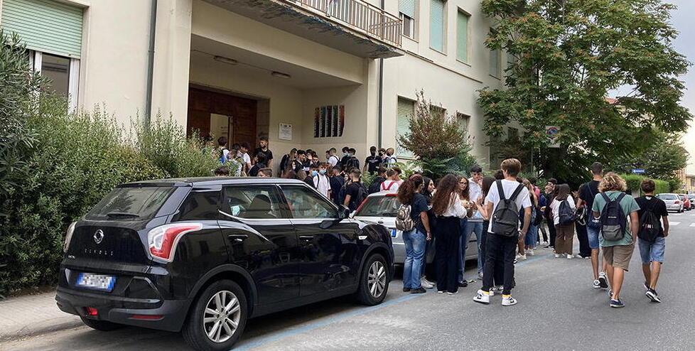 Cecina, Polo Cattaneo: boom di iscritti Imposto lo stop alle richieste