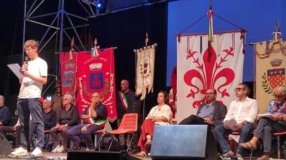 «Scuola e casa per i più deboli». L’appello di Rosy Bindi e don Ciotti dal palco di Pistoia