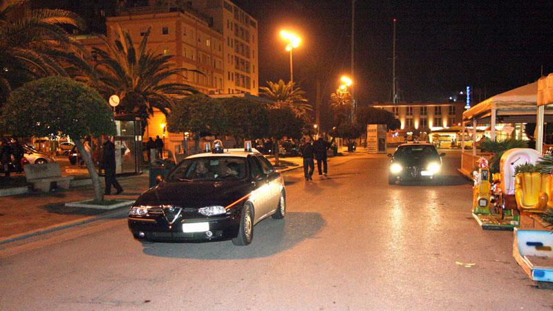 Carabinieri in Passeggiata a Viareggio. Proseguono i controlli nella zona più “calda”, frequentata da molti giovani anche a tarda notte (foto d’archivio)