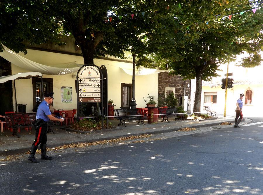 
	I rilievi dei carabinieri in piazza Indipendenza

