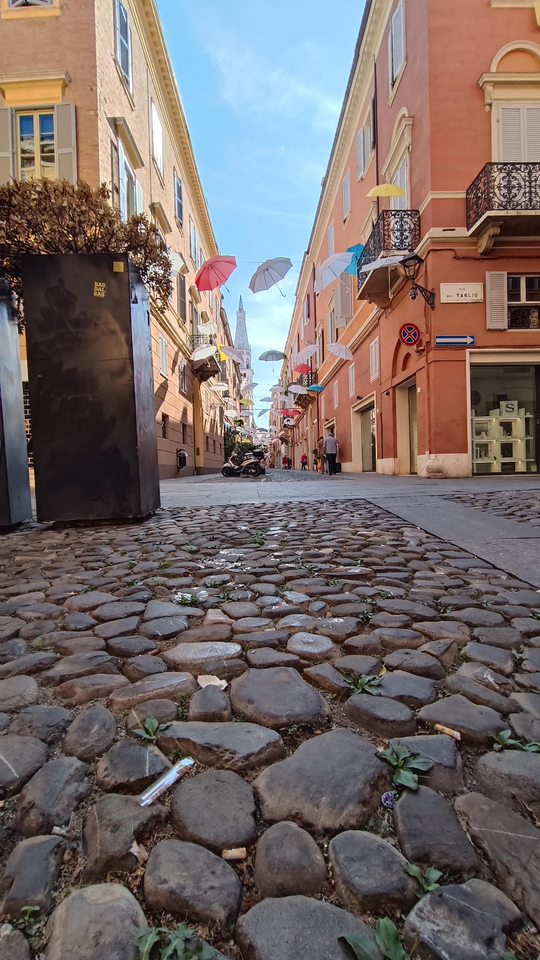 Modena. Violenza in centro, i negozianti: «Vogliamo telecamere e più agenti»<br type="_moz" />
