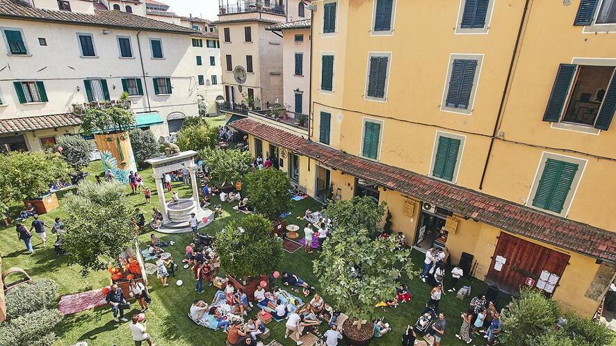 Pistoia, il centro diventa un giardino: tremila metri quadrati di “verde” in città