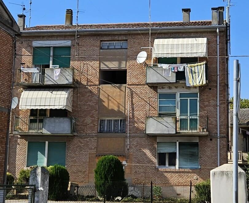 Berra, svegliati dal fumo dell’incendio: nella notte evacuata una palazzina