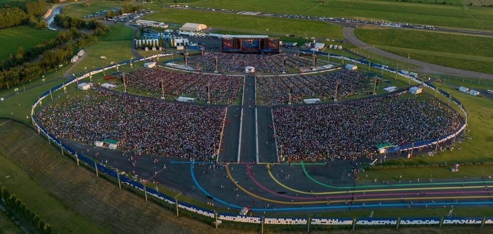 Donati tre milioni agli alluvionati dal concerto Italia Loves Romagna