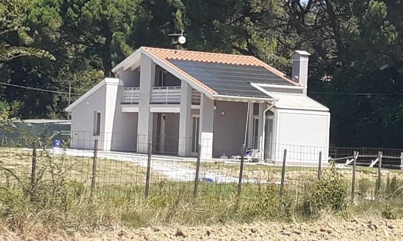 Ponsacco, 110mila euro per abbattere la casa abusiva. Ma la battaglia legale è lunga