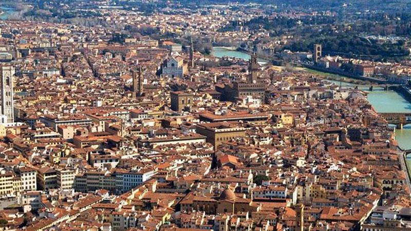 Firenze non è una città per giovani: salari più bassi dei costi per vivere