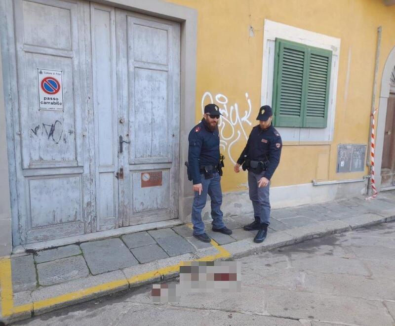 Il punto, in via Bovio a Pisa, dove venne aggredito il medico in pensione Pietro Orsini