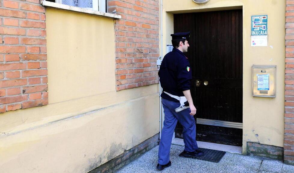 Rosignano, si fingono dei tecnici del gas e portano via 2.300 euro a un pensionato