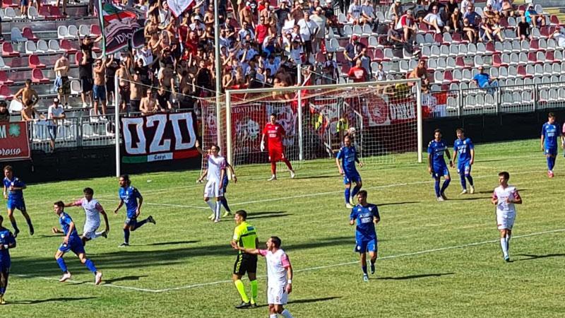 Prato, arriva il pugno duro del giudice sportivo. Quattro turni di squalifica per il tecnico Brando<br>