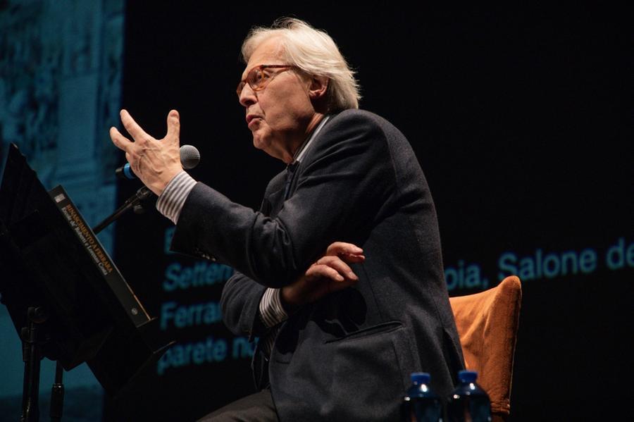 Ferrara, Sgarbi presenta la tela di Avanzi