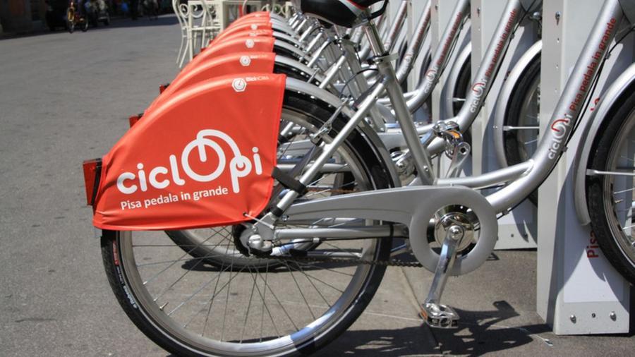 Pisa, pronto il bando per affidare bici e monopattini a noleggio: 1.500 mezzi