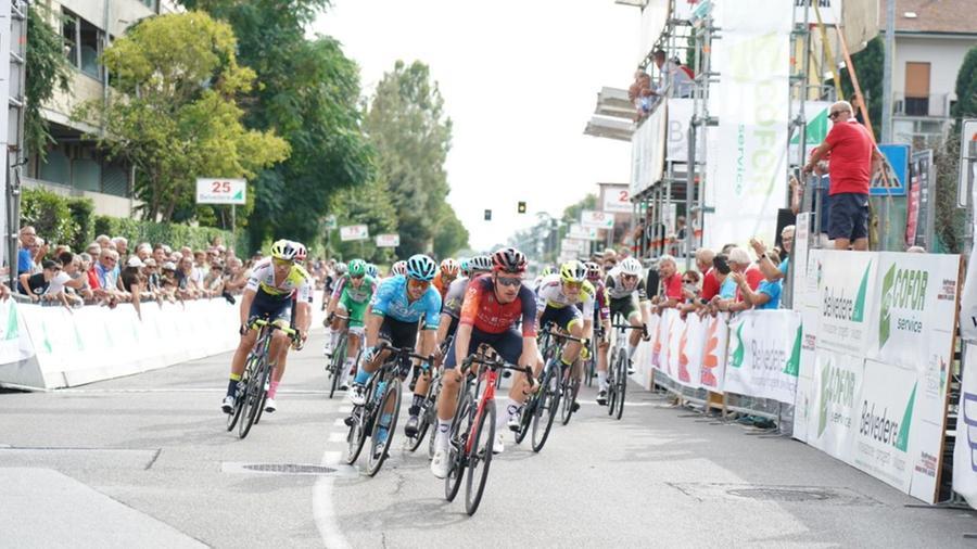 
	Il Giro della Toscana 2023 sulle strade di Pontedera (Foto di Franco Silvi)

