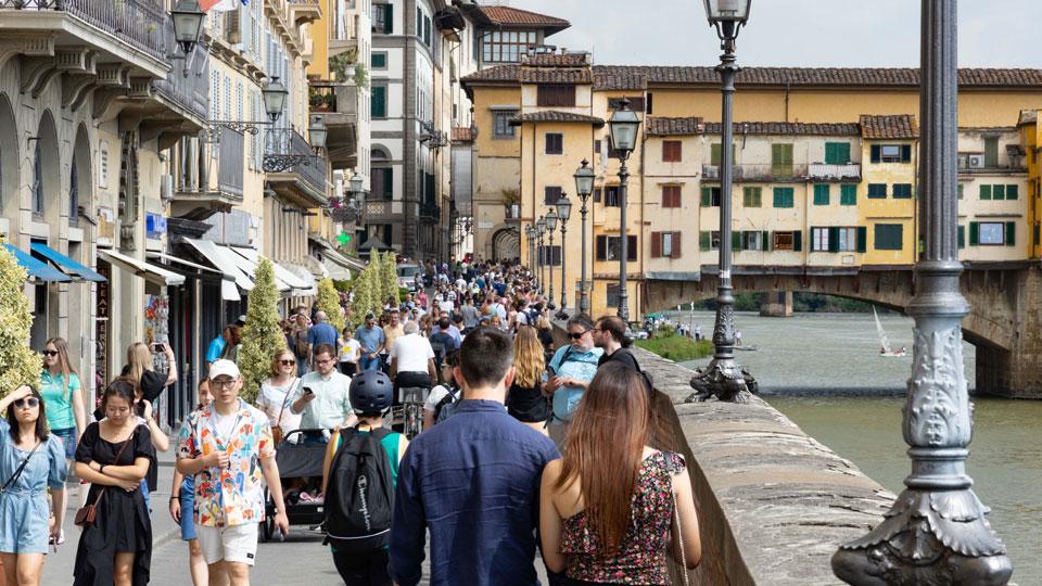 Affitti brevi, lo strappo di Renzi: Iv vota contro la norma del sindaco di Firenze