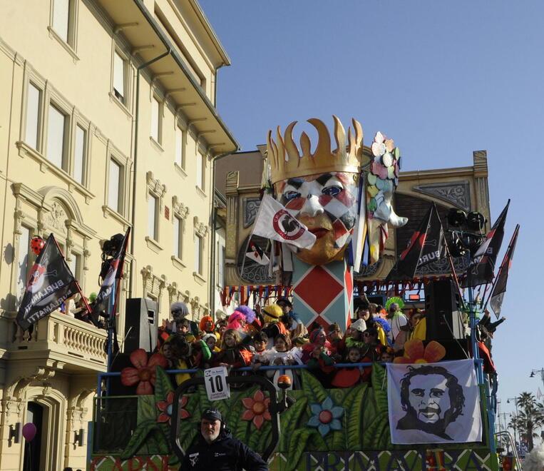 Carnevale di Viareggio, ecco il bando per le pedane aggregative: non potranno essere più di sei