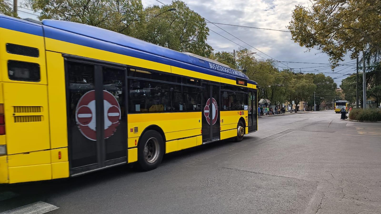 Modena. Parte la scuola ed è subito sciopero: «Mancano almeno trenta autisti»<br>
