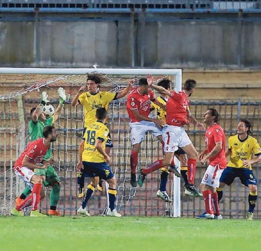 Il Modena a “casa” Pergreffi: così il capitano castigò i gialli<br>
<br>
