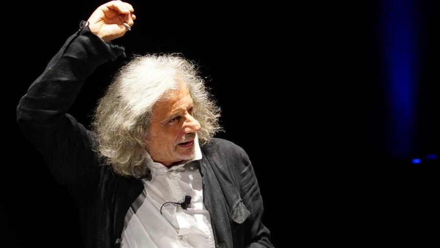 Festival filosofia, il ritorno di Alessandro Bergonzoni: «Genius logos per chi non ha mai detto solfa e gonadi»