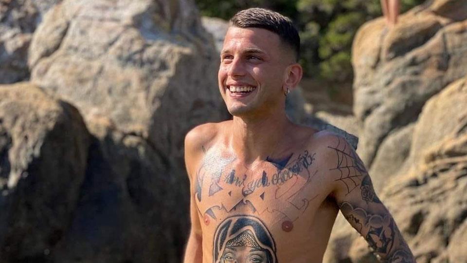 Morte di Denny, accolto il ricorso: uno dei tre indagati torna libero. Nell’interrogatorio: «Ecco cosa è successo in quella stanza»