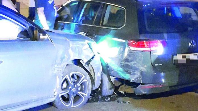 «Mamma vai piano», poi lo schianto in auto: grave un pedone