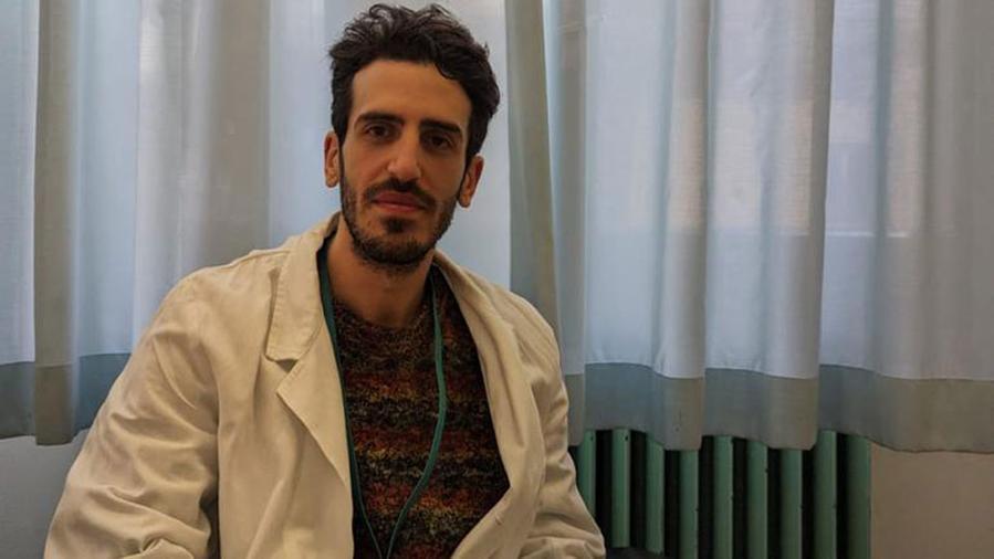 Prato, lo sfogo di una guardia medica: «Aggredito due volte in un mese, siamo barricati in ambulatorio»