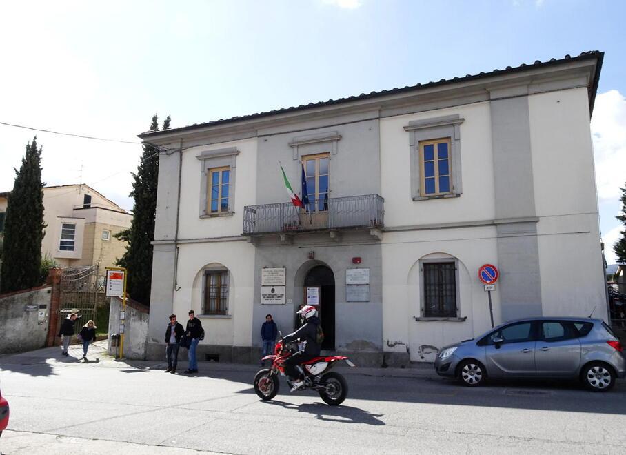 Scuola, per 150 slitta il rientro in aula: al Professionale di Pistoia via a ottobre