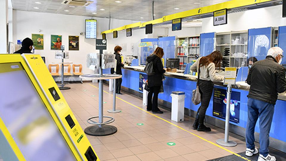 Poste italiane cerca operatori di sportello: come fare domanda