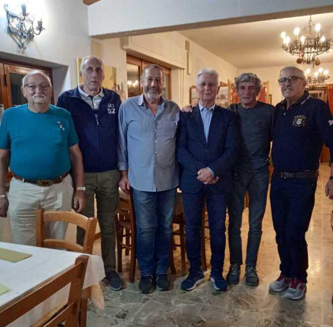Pistoia, gli ex studenti incontrano il loro prof dopo 55 anni
