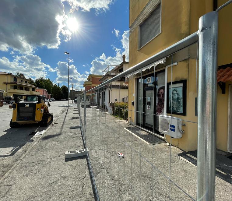 Pistoia, ritardi sul cantiere di Bottegone. Il mercato resta accanto alla scuola