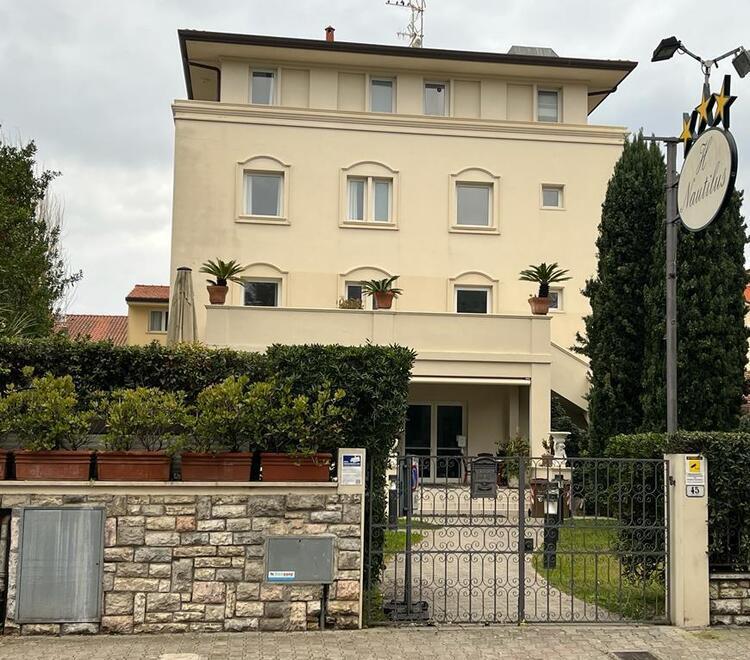 Turismo, gli hotel del Forte sono nel mirino dei grandi gruppi