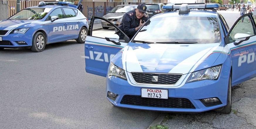 Ferrara, scoperto autosalone fantasma: aperto da un anno ma abusivo