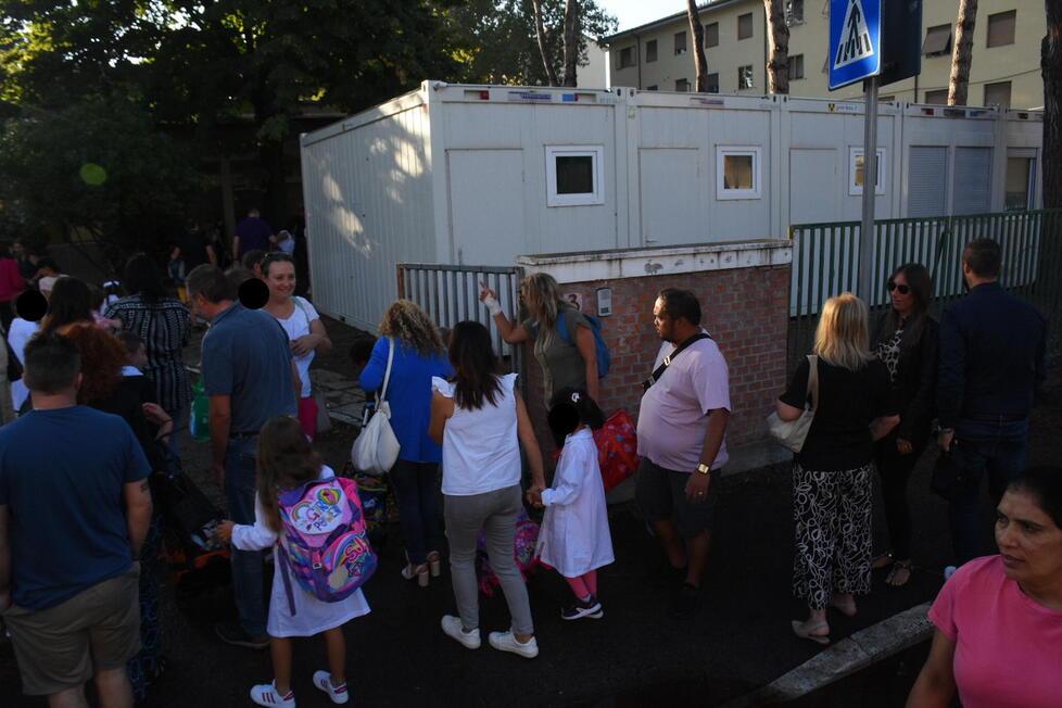 Grosseto, in via Monte Bianco ecco i container per gli alunni delle elementari