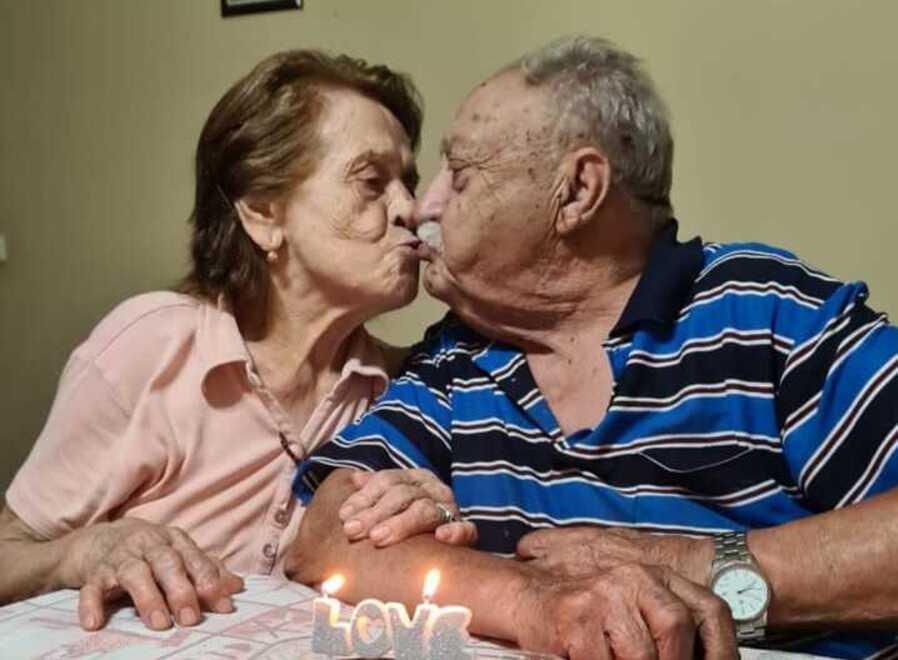 70 anni insieme, nozze di titanio per Elisa e Michele: «Ci siamo sempre rispettati e amati»