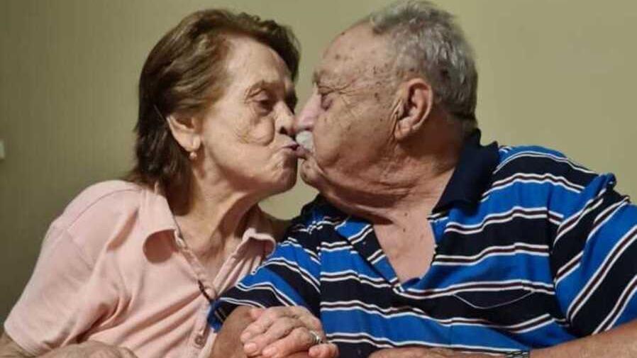 70 anni insieme, nozze di titanio per Elisa e Michele: «Ci siamo sempre rispettati e amati»