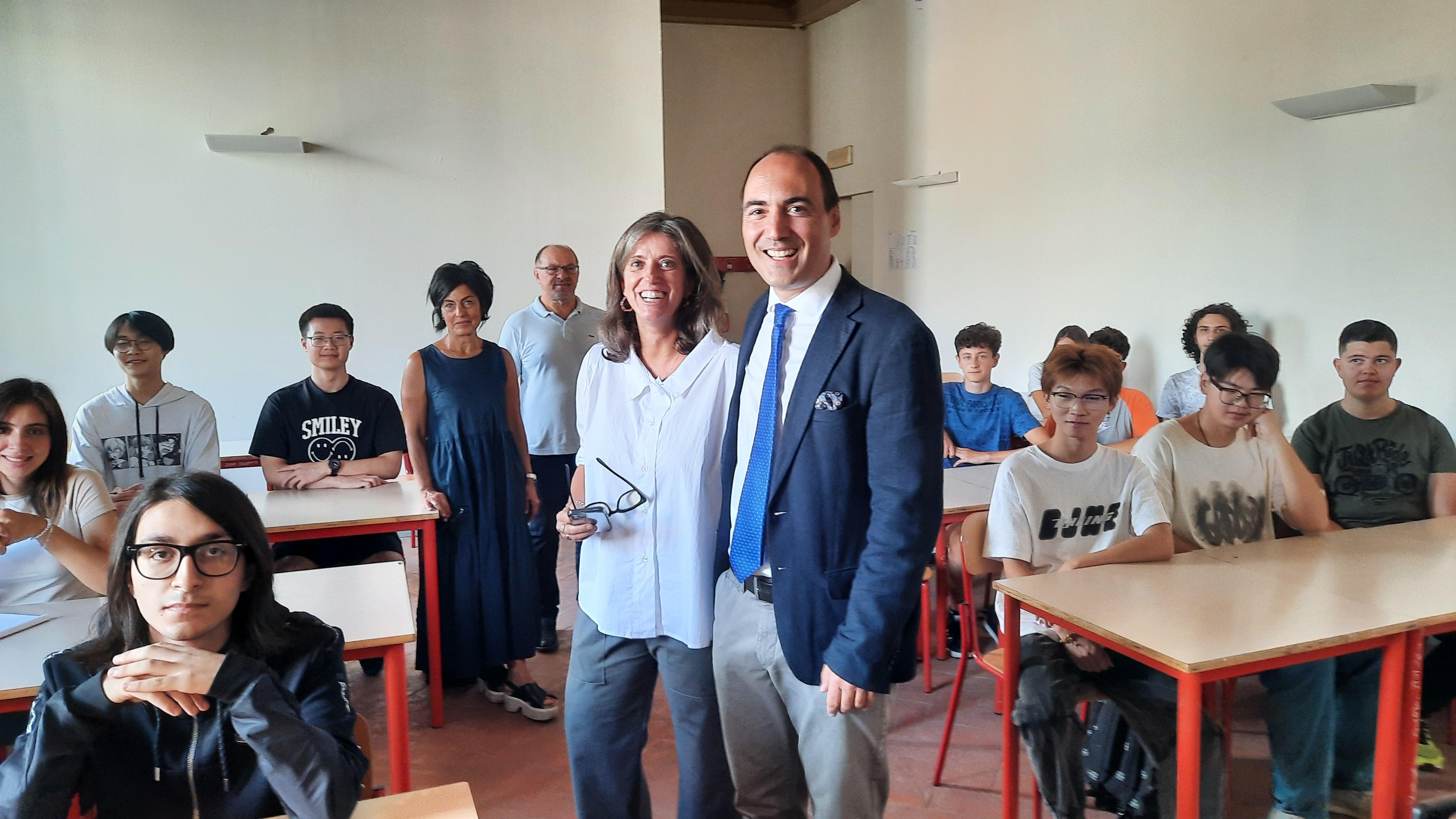 Prato, apre la succursale del Dagomari ma i laboratori sono senza corrente
