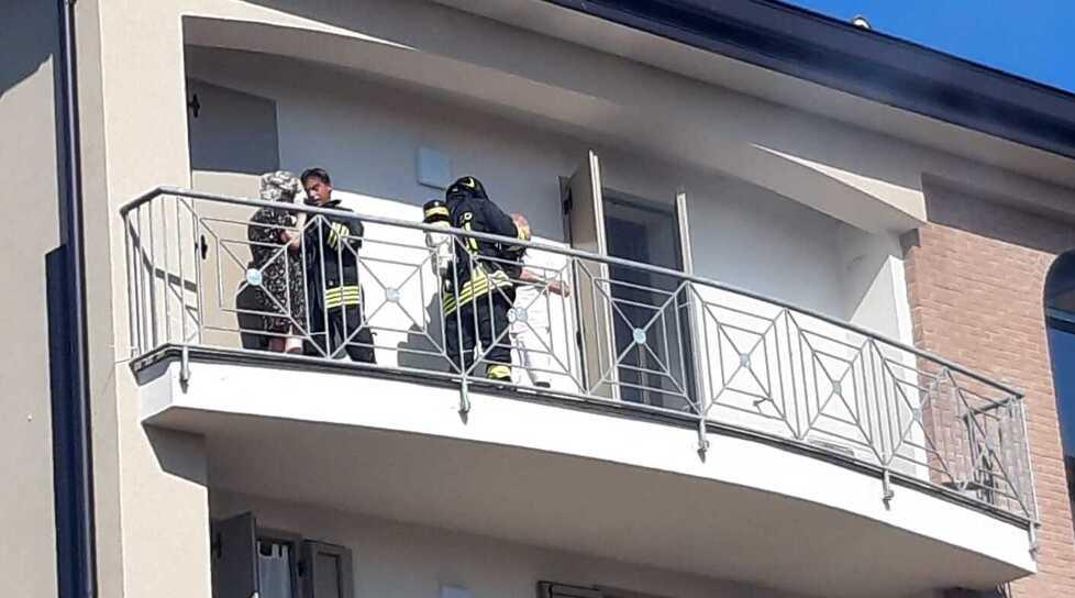 Rogo, palazzina inagibile due persone intossicate