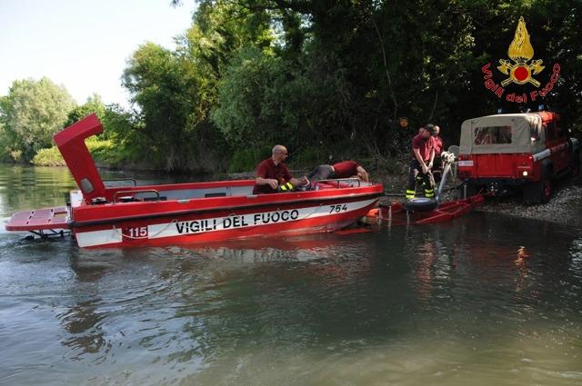 Signa, scompare nel lago ai Renai a bordo di una canoa: ricerche in corso