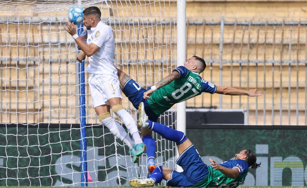 Falcinelli spinge il Modena, ma non basta: brutta ripresa e con la Feralpi finisce pari<br>
