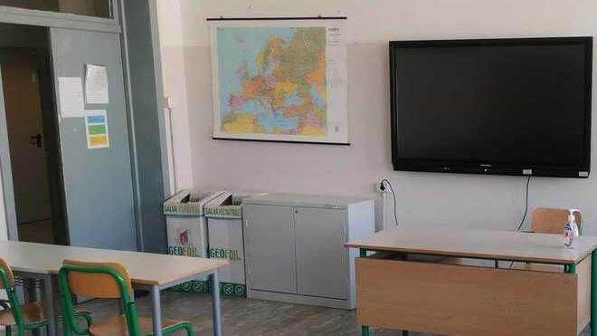 Pontedera, patto anti-degrado al Fermi: chi sporca paga e fa le pulizie. E i genitori possono verificare