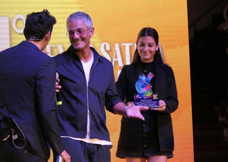 Versilia, Fiorello show al Premio Satira. Su Vannacci: «Con due insulti ha venduto milioni di copie»