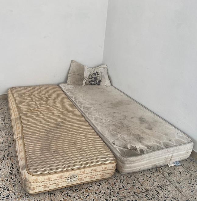 Livorno, viaggio nel Calafati “ferito”. E ora l’Authority fa pulire la via<br>
