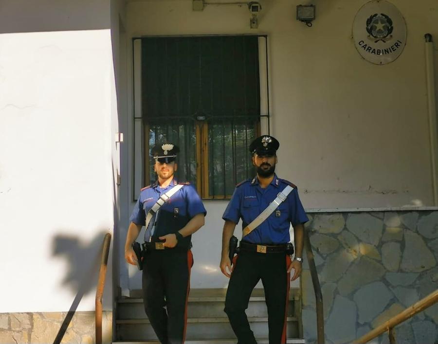 Ruba materiale edile nel cantiere dove lavora: 35enne denunciato