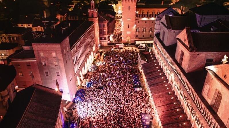 Ferrara, i concerti fanno discutere: «Stop al consumo di città»