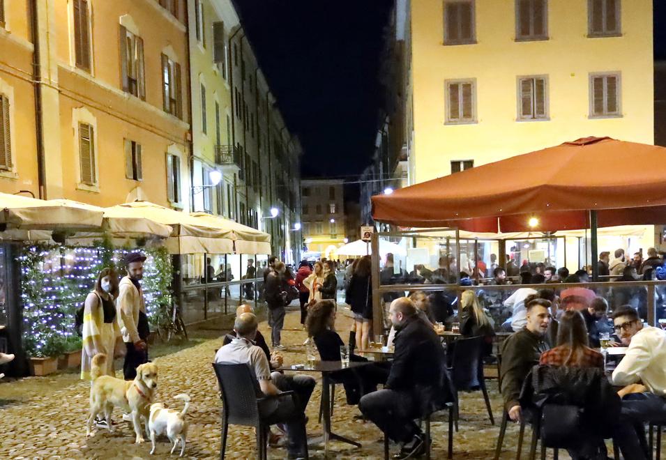 Modena. Concerto in Pomposa troppo rumoroso: iI clienti lasciano il ristorante<br>
